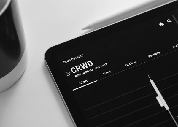 Portrait de CrowdStrike