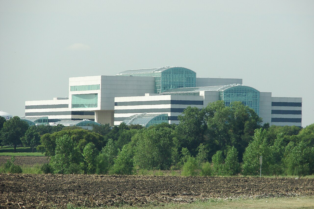 Portrait of Hewlett Packard Enterprise