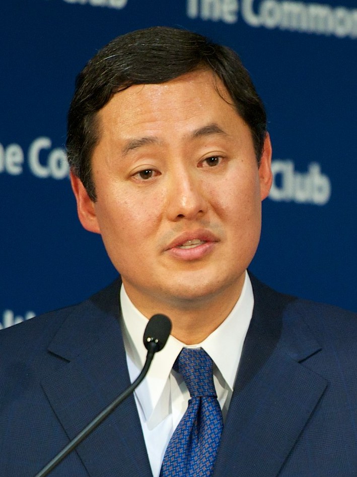 Portrait de John Yoo