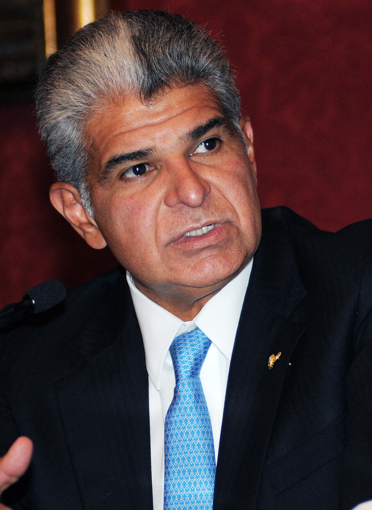 Portrait of José Raúl Mulino