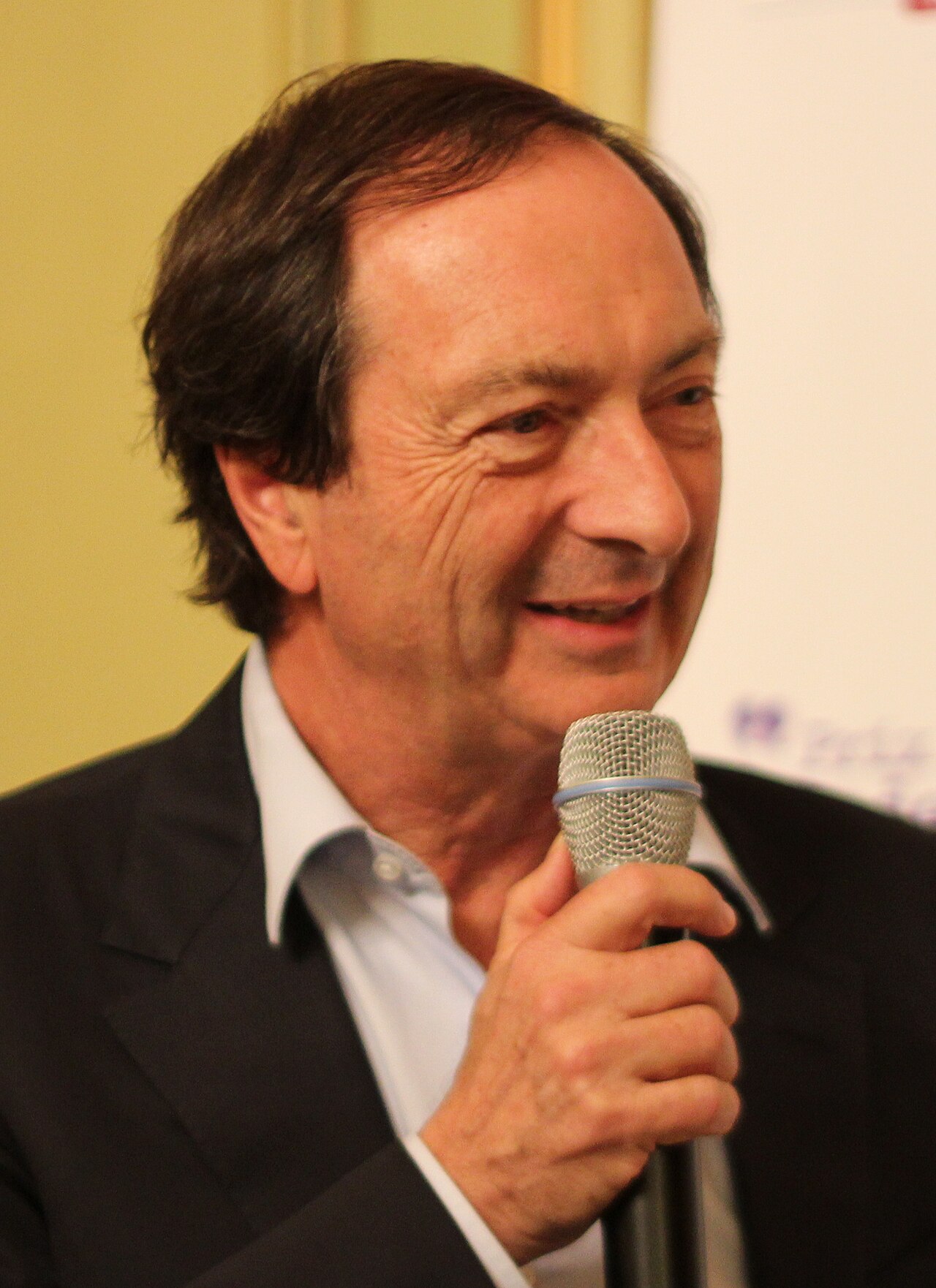 Portrait de Michel-Édouard Leclerc