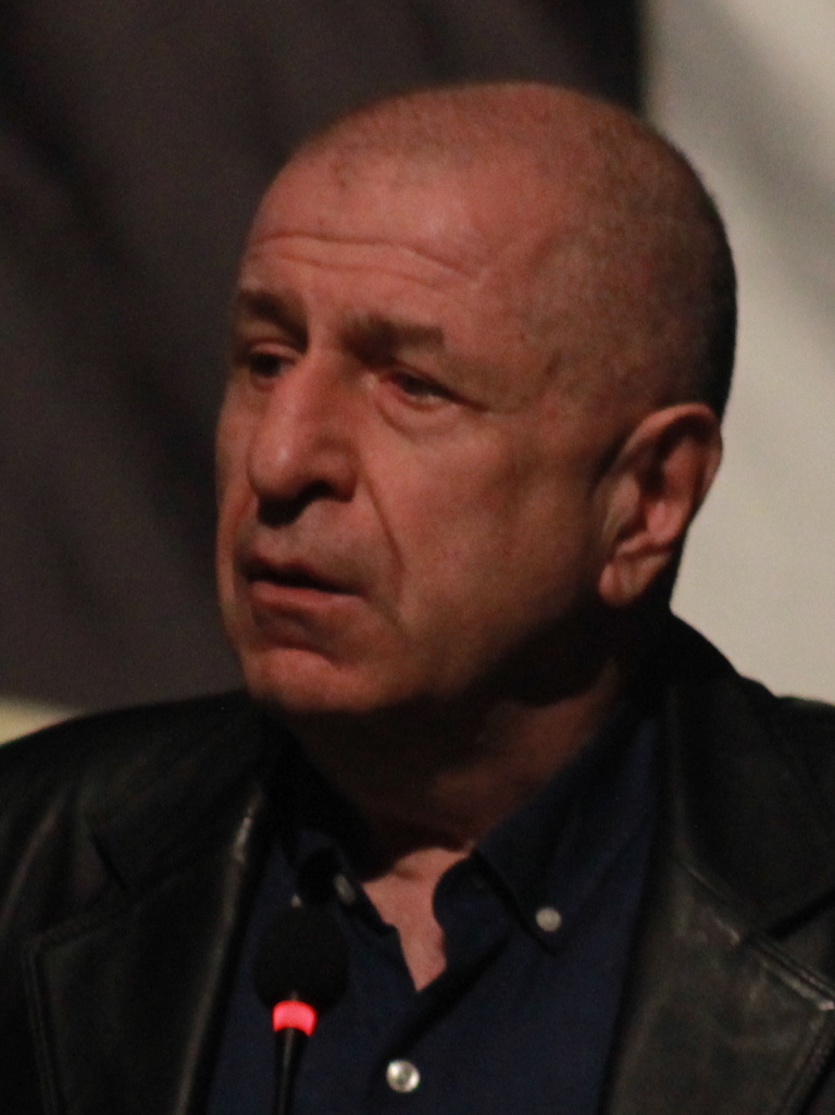 Portrait de Ümit Özdağ