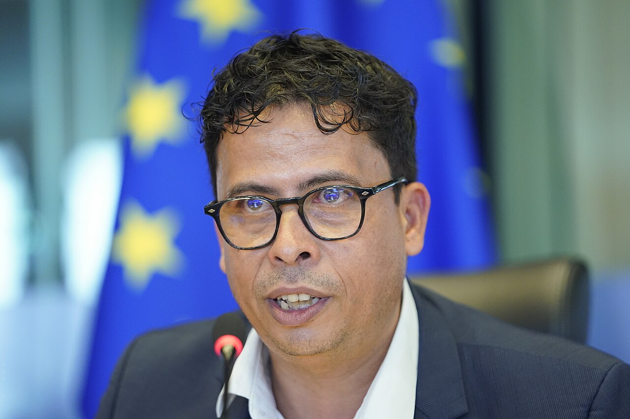 Portrait de Mounir Satouri