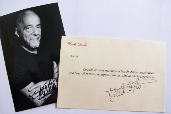 Portrait de Paulo Coelho