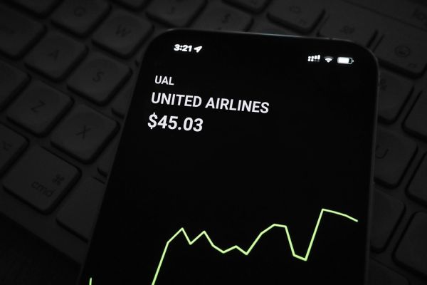 Portrait of United Airlines Holdings, Inc. / United Airlines, Inc.